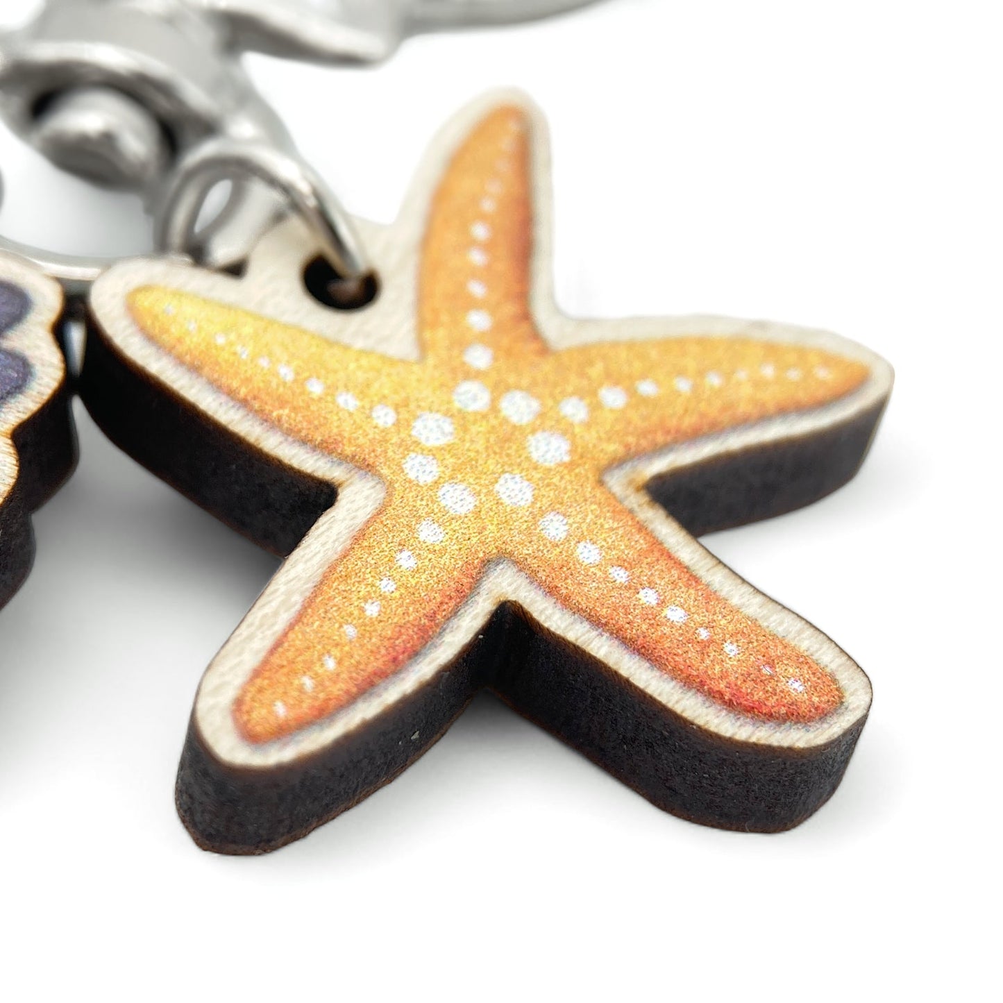 Wooden Keyring - Puffin with Starfish - Maple Wood Key Chain with Shell Clasp - East Neuk Beach Crafts