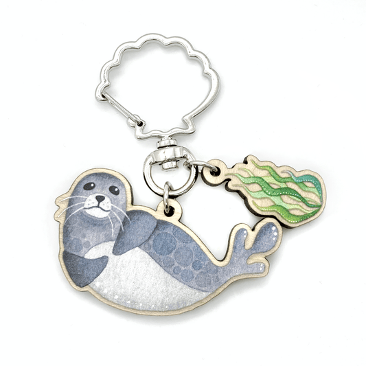 Wooden Keyring - Seal with Seaweed - Maple Wood Key Chain with Shell Clasp - East Neuk Beach Crafts