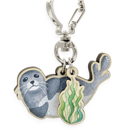 Wooden Keyring - Seal with Seaweed - Maple Wood Key Chain with Shell Clasp - East Neuk Beach Crafts